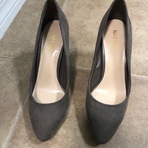 Gray high heels 7 1/2.